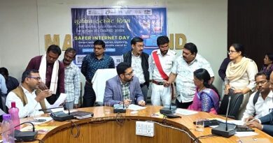 कलेक्टर ने जन चौपाल में सुनी लोगों की समस्याएं