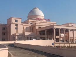 सरेंडर नक्सली आज देखेंगे विधानसभा की कार्यवाही:रेड-कार्पेट बिछाकर स्वागत, फूल बरसाए गए