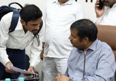 भोपाल में डॉक्टर की लापरवाही से गरीब पर चढ़ा 80 हजार कर्ज, वेतन कटौती की मांग