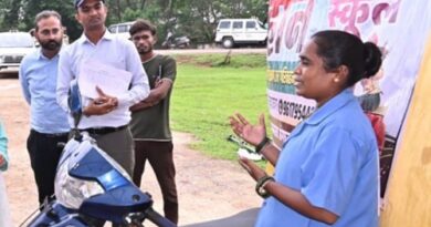 “स्कूटी दीदी” एनु आत्मनिर्भर बनी और ग्रामीण महिलाओं को सशक्त भी बनाया